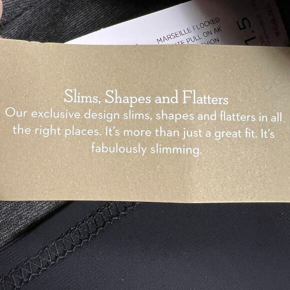 Chico's Marseille Flocked Ponte Pull On Ankle Pant Navy Blue Size 1.5 (US 10) - Picture 9 of 12